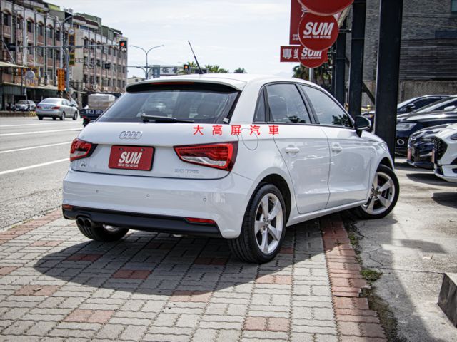 【預約賞車即享網路優惠價】1.4T 30 TFSI 原鈑件 方向盤快控鍵 恆溫空調 中控螢幕 定速巡航 循跡防滑  第6張相片