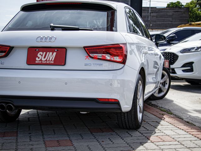 【預約賞車即享網路優惠價】1.4T 30 TFSI 原鈑件 方向盤快控鍵 恆溫空調 中控螢幕 定速巡航 循跡防滑  第8張相片