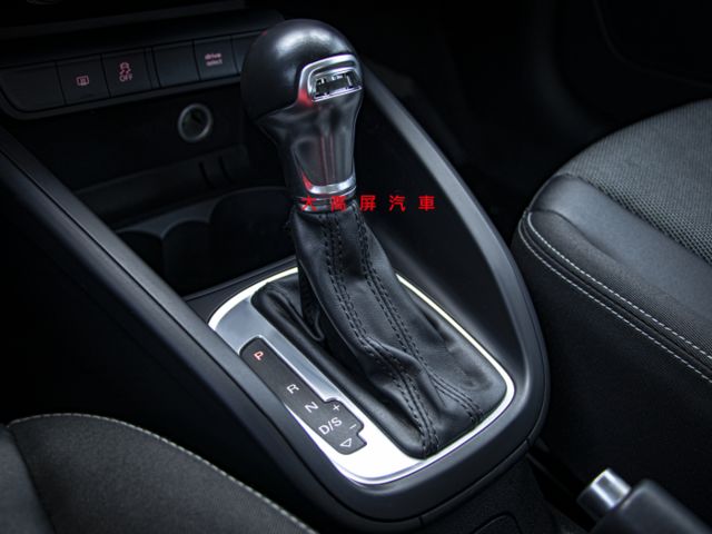 【預約賞車即享網路優惠價】1.4T 30 TFSI 原鈑件 方向盤快控鍵 恆溫空調 中控螢幕 定速巡航 循跡防滑  第19張相片