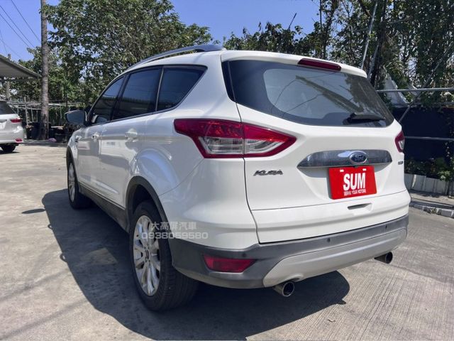【預約賞車即享網路優惠價】2.0T 時尚經典型 原鈑件 車頂行李架 全景天窗 分區溫控 IKEY 定速 電尾門  第2張相片