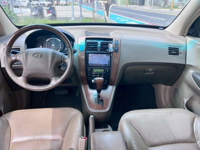 【預約賞車即享網路優惠價】2.7L 4WD 前霧燈 車頂行李架 恆溫空調 中控螢幕 衛星導航 倒車影像  第5張相片