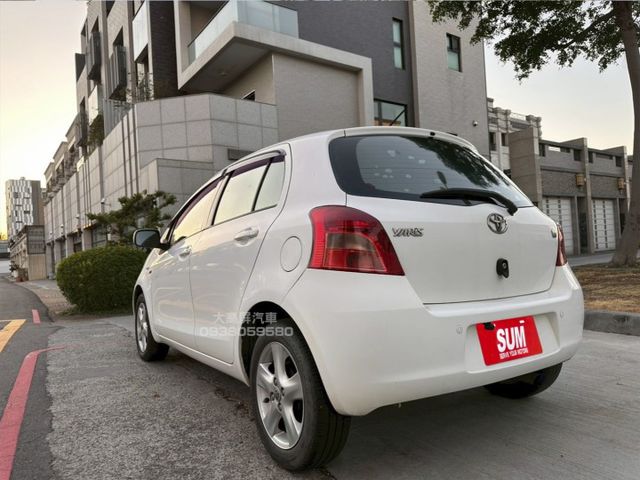 【預約賞車即享網路優惠價】1.5L G版 後霧燈 中控螢幕 倒車影像 電動後視鏡 後視鏡行車紀錄器  第2張相片