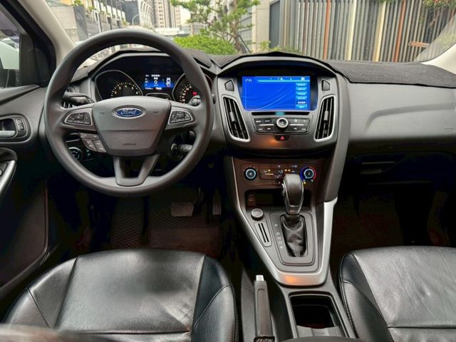 【預約賞車即享網路優惠價】1.6L 汽油時尚型 原鈑件 LED日行燈 方向盤快控鍵 中控螢幕 倒車影像 定速  第5張相片