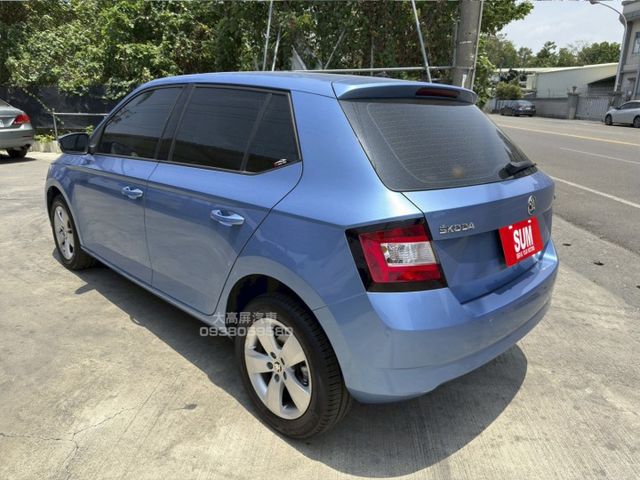 【預約賞車即享網路優惠價】1.2T TSI Style 原鈑件 LED日行燈 方向盤快控鍵 中控螢幕 IKEY 定速巡航  第2張相片