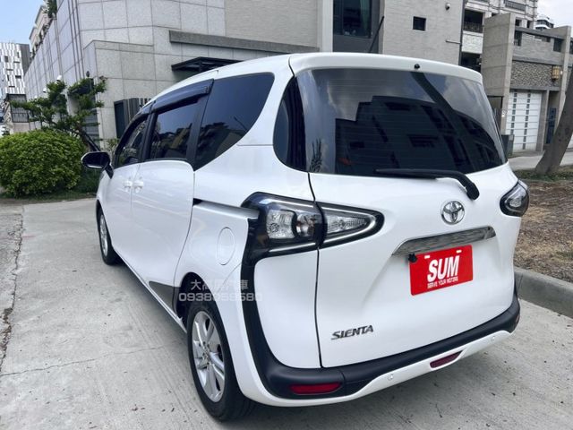 【預約賞車即享網路優惠價】1.8L 7人座豪華 原鈑件 LED日行燈 方向盤快控鍵 恆溫 中控螢幕 IKEY 定速  第2張相片