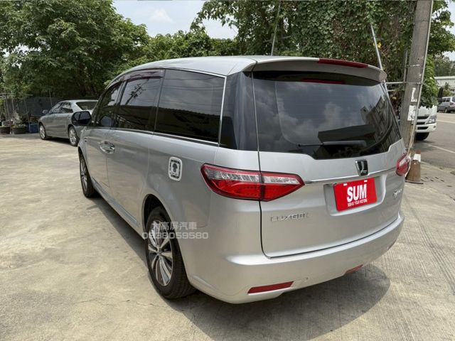 【預約賞車即享網路優惠價】2.2T 尊爵型 原鈑件 LED日行燈 天窗 恆溫 IKEY 定速 環景影像 電側滑門  第2張相片