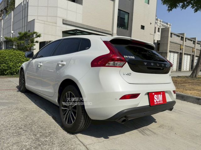 【預約賞車即享網路優惠價】1.5T T3安全智尚版 全景天窗 分區溫控 電動椅 IKEY 中控螢幕 定速 ACC  第2張相片