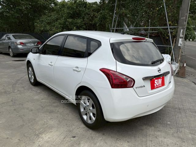 【預約賞車即享網路優惠價】1.6L 豪華版 原鈑件 前後霧燈 分區溫控 中控螢幕 IKEY 定速巡航 後座出風口  第2張相片