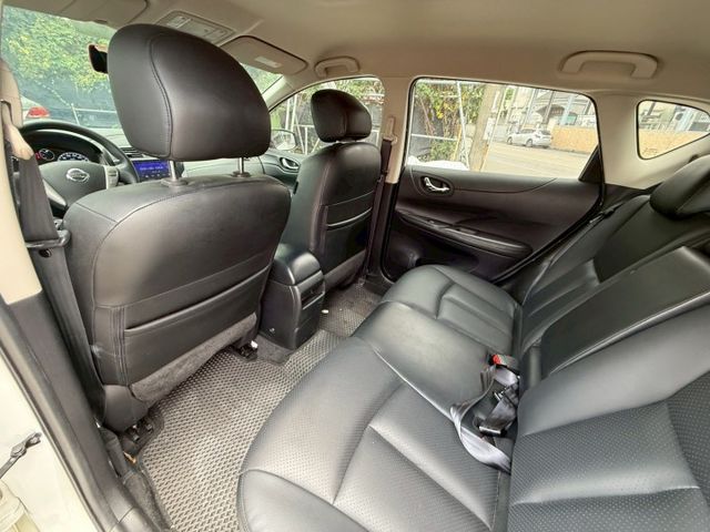 【預約賞車即享網路優惠價】1.6L 豪華版 原鈑件 前後霧燈 分區溫控 中控螢幕 IKEY 定速巡航 後座出風口  第4張相片