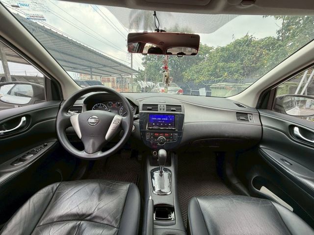 【預約賞車即享網路優惠價】1.6L 豪華版 原鈑件 前後霧燈 分區溫控 中控螢幕 IKEY 定速巡航 後座出風口  第5張相片