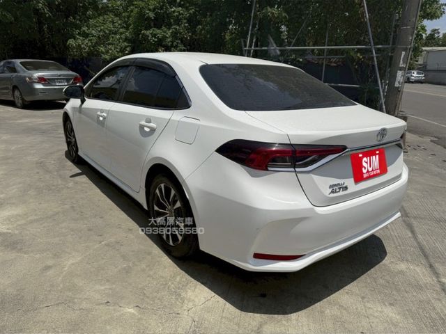 【預約賞車即享網路優惠價】1.8L 豪華 原鈑件 LED日行燈 方向盤快控鍵 恆溫空調 中控螢幕 定速巡航 ACC  第2張相片