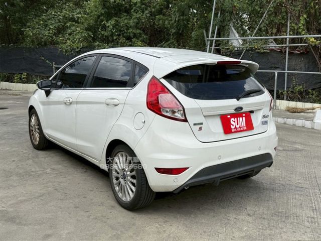 【預約賞車即享網路優惠價】1.0T 運動型 原鈑件 前後霧燈 恆溫空調 雙前座跑車座椅 中控螢幕 IKEY  第2張相片