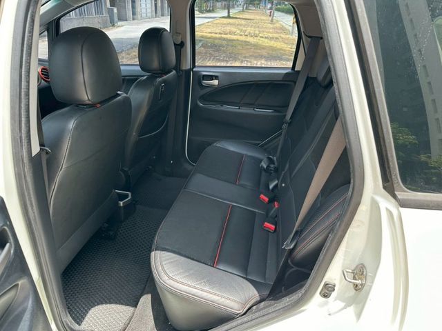【預約賞車即享網路優惠價】1.5L X-Sports跨界豪華型 原鈑件 前後霧燈 方向盤快控鍵 恆溫 中控螢幕 IKEY  第4張相片