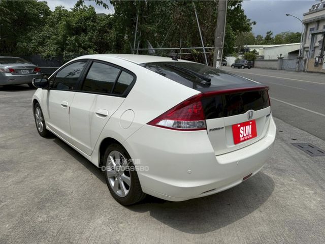 【預約賞車即享網路優惠價】Hybrid 1.3L 原鈑件 LED尾燈 換檔撥片 恆溫 音響主機 定速 ISOFIX  第2張相片
