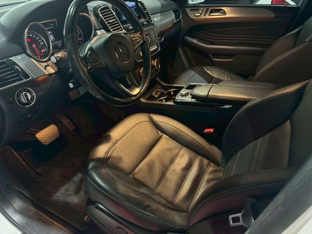 【預約賞車即享網路優惠價】4MATIC 柴油 原鈑 全景天窗 換檔撥片 電動椅 導航 IKEY 電尾門 環景 自動停車  第3張相片