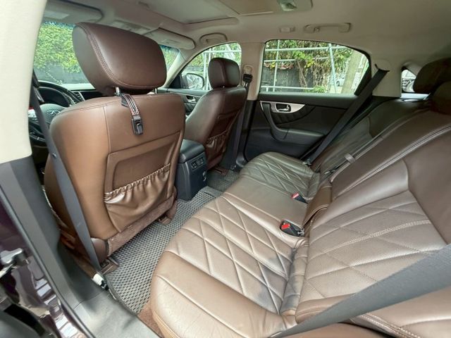 【預約賞車即享網路優惠價】3.5L Luxury 4WD 電動天窗 分區溫控 電動椅 IKEY 衛星導航 定速 環景  第4張相片