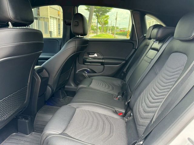 【預約賞車即享網路優惠價】1.3T 原鈑件 換檔撥片 分區溫控 電動椅 中控螢幕 IKEY 定速 自動停車 電尾門  第4張相片