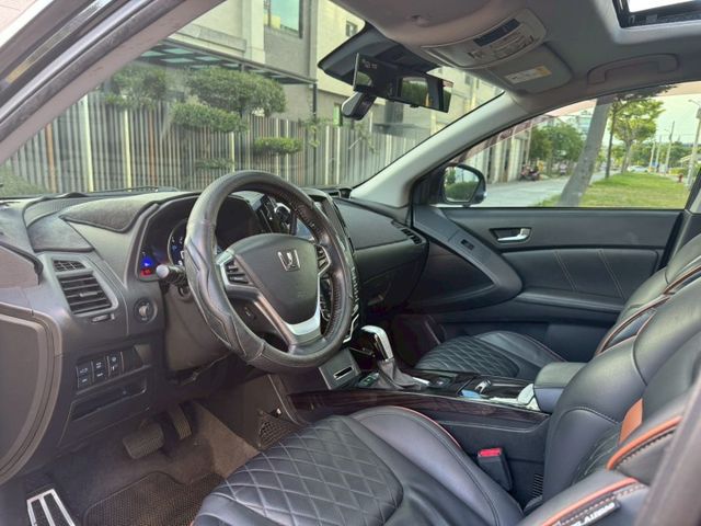 【預約賞車即享網路優惠價】2.0T 旗艦型 原鈑件 天窗 換檔撥片 電動椅 IKEY 定速 環景影像 電尾門 前方駐車雷  第3張相片