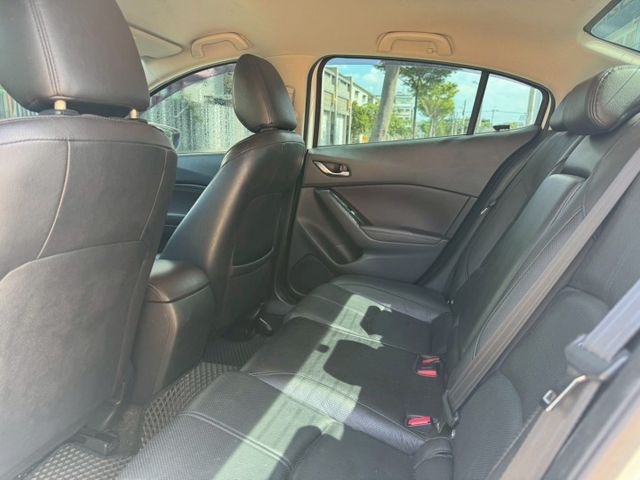 【預約賞車即享網路優惠價】4D 2.0L 旗艦型 原鈑件 換檔撥片 分區溫控 電動椅 IKEY 定速 中控螢幕 ACC  第4張相片