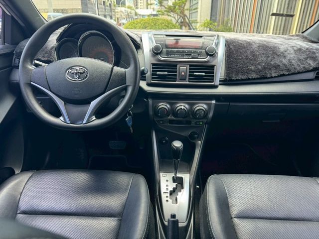 【預約賞車即享網路優惠價】1.5L 經典 原鈑件 後霧燈 CD音響主機 防盜系統 兒童安全鎖  第5張相片