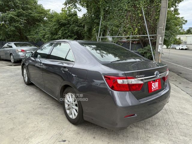 【預約賞車即享網路優惠價】2.5L V 原鈑件 天窗 分區溫控 電動椅 中控螢幕 IKEY 定速 循跡防滑  第2張相片