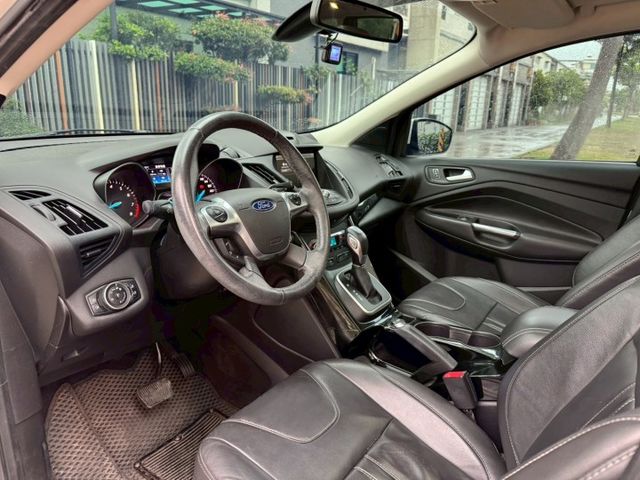 【預約賞車即享網路優惠價】2.0T 時尚經典型 4WD 原鈑件 LED尾燈 全景天窗 分區溫控 IKEY 定速 電尾門  第3張相片