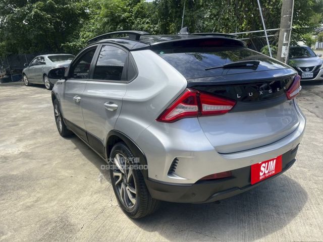 【預約賞車即享網路優惠價】1.6L 旗艦Hi-Fi版 原鈑件 方向盤快控鍵 恆溫空調 中控螢幕 IKEY 定速 環景  第2張相片