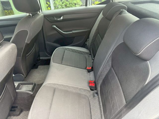 【預約賞車即享網路優惠價】1.0T TSI  後霧燈 方向盤快控鍵 恆溫空調 中控螢幕 定速巡航 ACC跟車  第4張相片