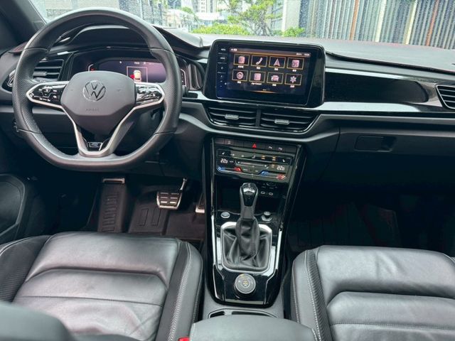 【預約賞車即享網路優惠價】330 R-LINE 原鈑 空力套件 全景天窗 換檔撥片 分區溫控 電動椅 IKEY ACC  第5張相片