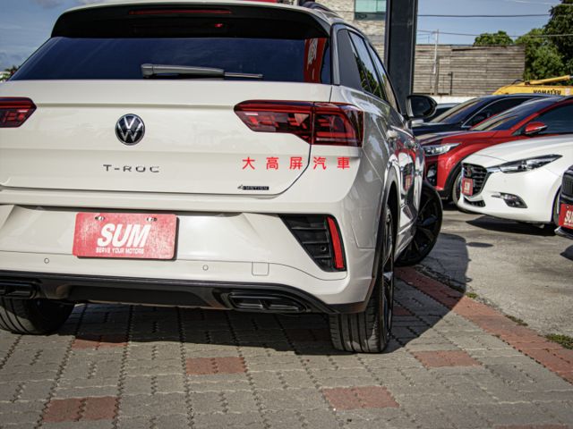 【預約賞車即享網路優惠價】330R-LINE 原鈑 空力套件 全景天窗 換檔撥片 分區溫控 電動椅 IKEY ACC  第8張相片