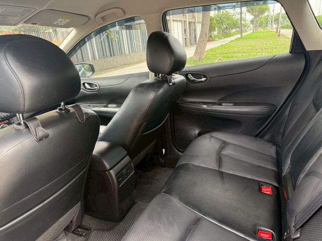 【預約賞車即享網路優惠價】1.6L 旗艦版 原鈑件 LED日行燈 方向盤快控鍵 分區溫控  IKEY 定速 環景  第4張相片