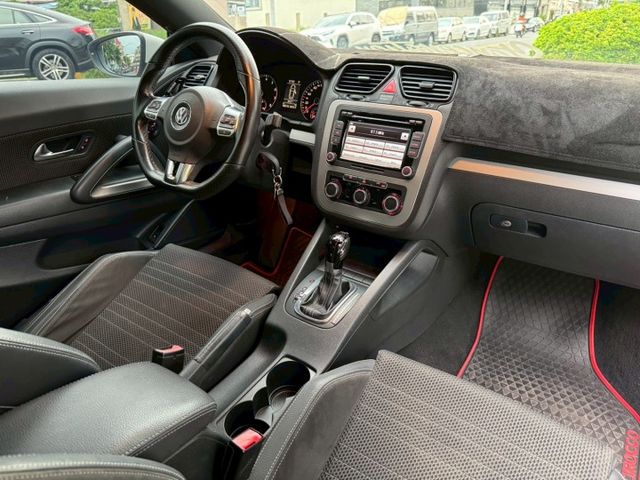 【預約賞車即享網路優惠價】1.4T TSI 原鈑件 前後霧燈 空力套件 換檔撥片 中控螢幕 定速巡航  第4張相片