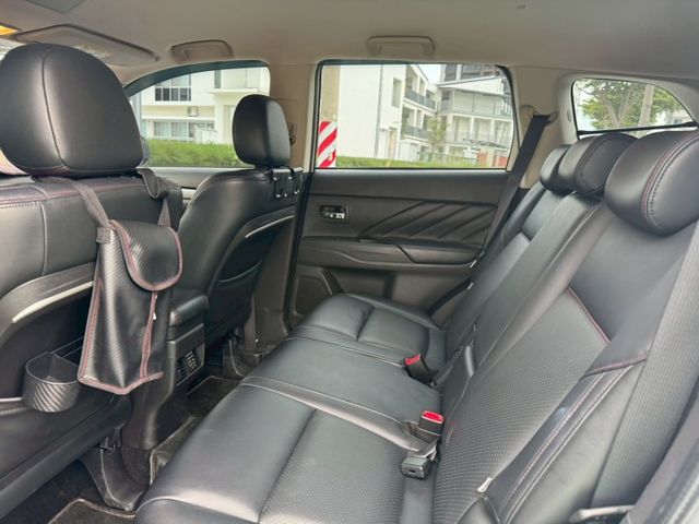 【預約賞車即享網路優惠價】2.4L 安全型 原鈑件 前霧燈 方向盤快控鍵 恆溫 中控螢幕 定速 ACC  第4張相片