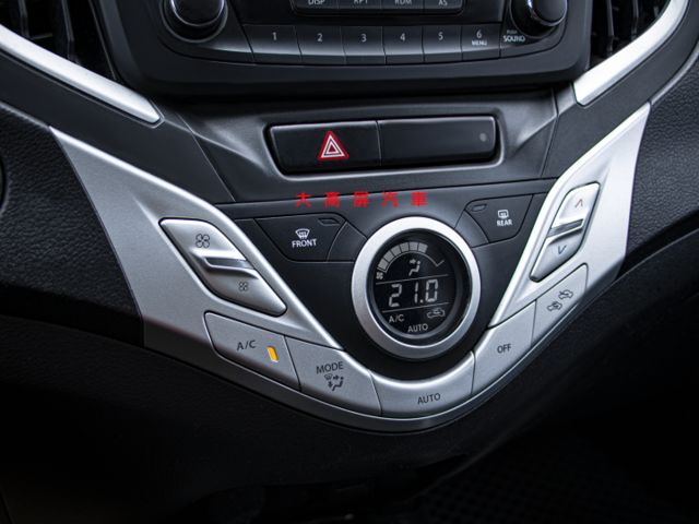 【預約賞車即享網路優惠價】1.0T GLX LED日行燈 方向盤快控鍵 換檔撥片 恆溫空調 IKEY 定速巡航 循跡防滑  第16張相片