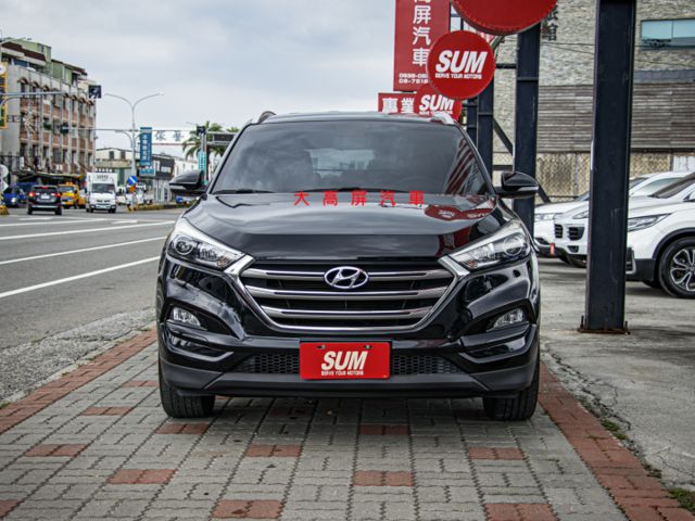 【預約賞車即享網路優惠價】2.0L 汽油豪華 原鈑件 前後霧燈 車頂行李架 方向盤快控鍵 電折後視鏡 循跡防滑  第3張相片