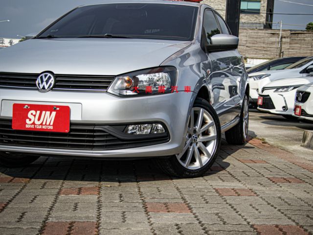 【預約賞車即享網路優惠價】1.6L CL 原鈑件 前霧燈 中控螢幕 倒車影像 後座分離倒覆  第4張相片