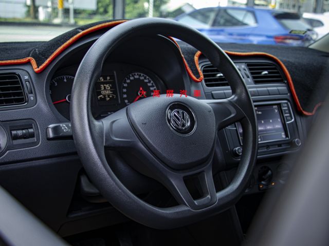 【預約賞車即享網路優惠價】1.6L CL 原鈑件 前霧燈 中控螢幕 倒車影像 後座分離倒覆  第12張相片