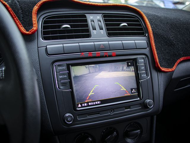 【預約賞車即享網路優惠價】1.6L CL 原鈑件 前霧燈 中控螢幕 倒車影像 後座分離倒覆  第14張相片