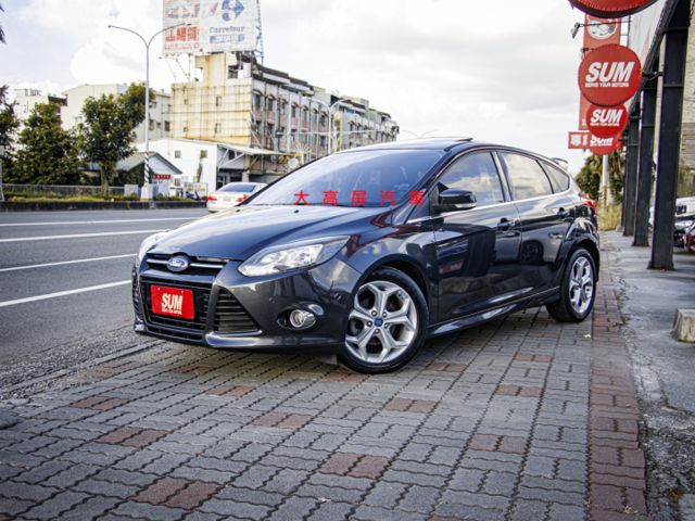 【預約賞車即享網路優惠價】2.0L 汽油運動型 原鈑件 空力套件 天窗 分區溫控 中控螢幕 導航 定速 自動停車  第2張相片