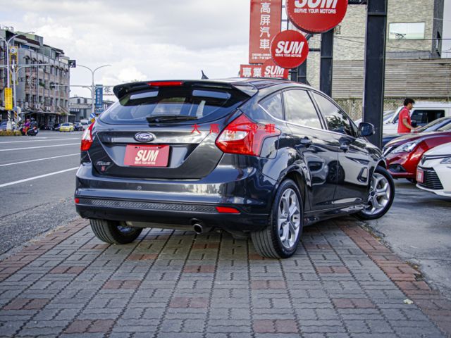 【預約賞車即享網路優惠價】2.0L 汽油運動型 原鈑件 空力套件 天窗 分區溫控 中控螢幕 導航 定速 自動停車  第6張相片