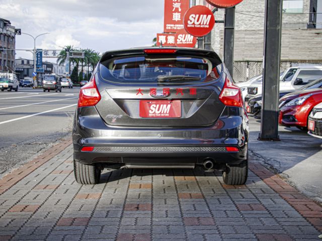 【預約賞車即享網路優惠價】2.0L 汽油運動型 原鈑件 空力套件 天窗 分區溫控 中控螢幕 導航 定速 自動停車  第7張相片