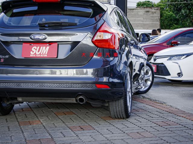 【預約賞車即享網路優惠價】2.0L 汽油運動型 原鈑件 空力套件 天窗 分區溫控 中控螢幕 導航 定速 自動停車  第8張相片