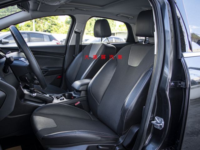 【預約賞車即享網路優惠價】2.0L 汽油運動型 原鈑件 空力套件 天窗 分區溫控 中控螢幕 導航 定速 自動停車  第9張相片