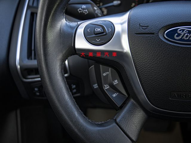 【預約賞車即享網路優惠價】2.0L 汽油運動型 原鈑件 空力套件 天窗 分區溫控 中控螢幕 導航 定速 自動停車  第13張相片