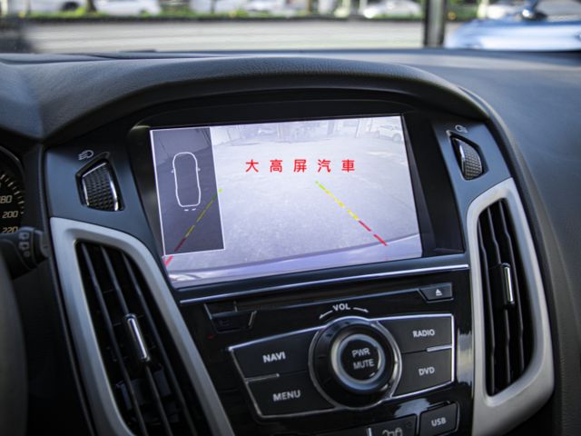 【預約賞車即享網路優惠價】2.0L 汽油運動型 原鈑件 空力套件 天窗 分區溫控 中控螢幕 導航 定速 自動停車  第16張相片