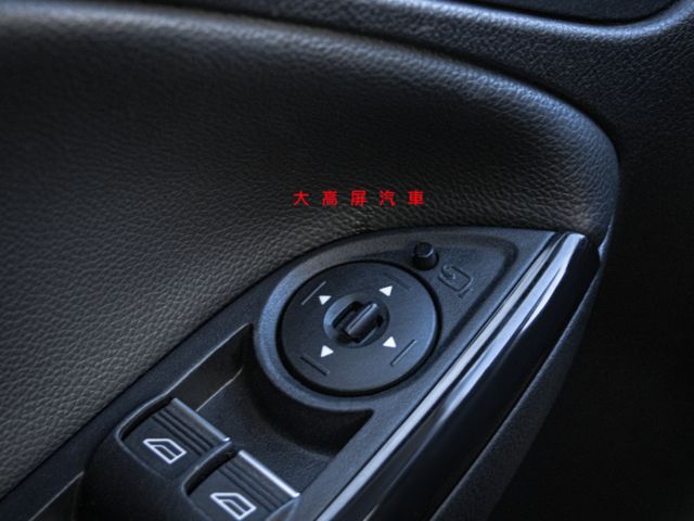 【預約賞車即享網路優惠價】2.0L 汽油運動型 原鈑件 空力套件 天窗 分區溫控 中控螢幕 導航 定速 自動停車  第20張相片