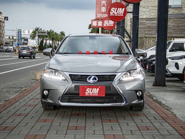 【預約賞車即享網路優惠價】1.8L 豪華版 原鈑 LED日行燈 分區溫控 電動椅 中控螢幕 IKEY 定速  第3張相片