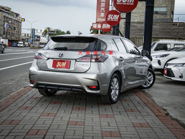 【預約賞車即享網路優惠價】1.8L 豪華版 原鈑 LED日行燈 分區溫控 電動椅 中控螢幕 IKEY 定速  第6張相片