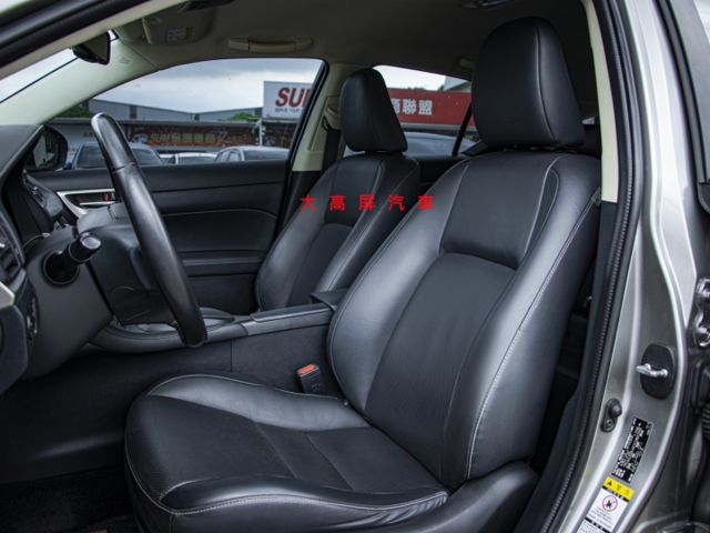 【預約賞車即享網路優惠價】1.8L 豪華版 原鈑 LED日行燈 分區溫控 電動椅 中控螢幕 IKEY 定速  第9張相片