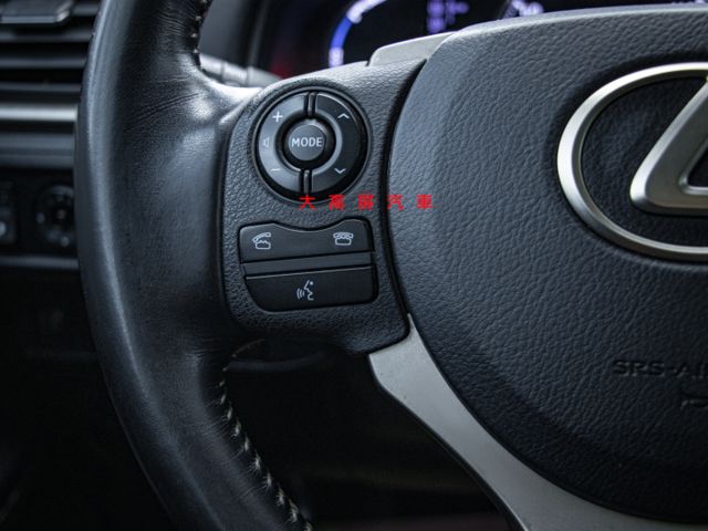 【預約賞車即享網路優惠價】1.8L 豪華版 原鈑 LED日行燈 分區溫控 電動椅 中控螢幕 IKEY 定速  第13張相片